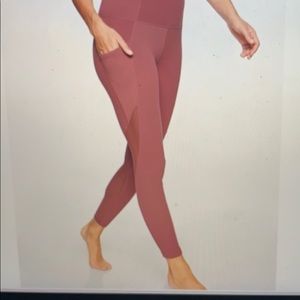 Athleta Salutation Pocket Tight crushed berry mesh